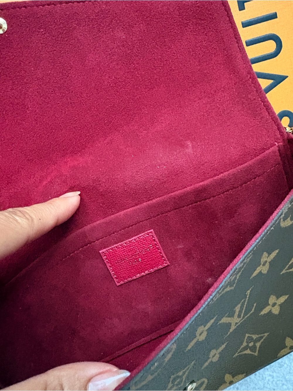 Louis Vuitton Monogram Envelope Crossbody in Brown and Gold - Picture 5 of 6